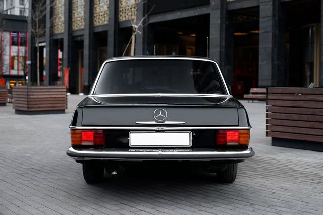 Mercedes-Benz W115 — фото 6